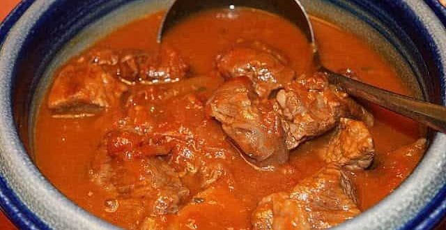 GULASCH NACH OMA MAGDA