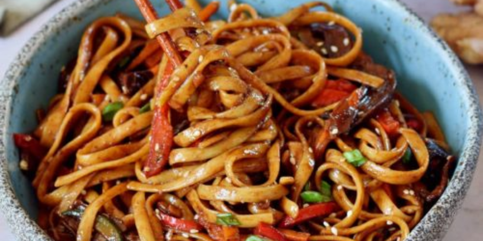 Gebratene Nudeln vom Asiaten in wenigen Minuten