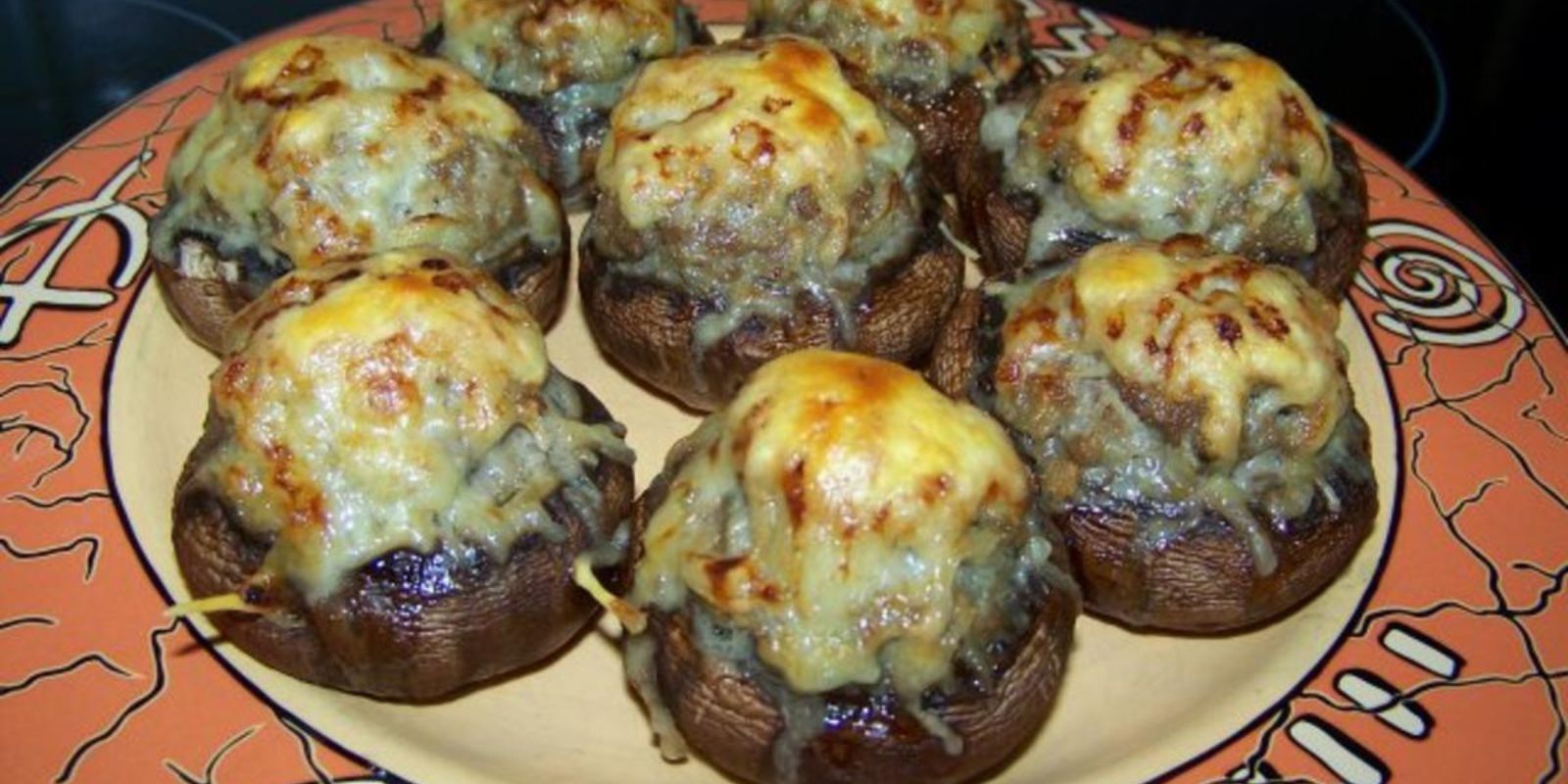 Gefüllte Champignons mit Fleischbällchen: Ein Einfaches Rezept für ein Schnelles und Leckeres Abendessen