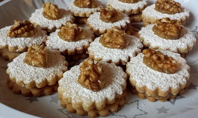 Gefüllte Walnussplätzchen (ergibt ca. 30 Stück)