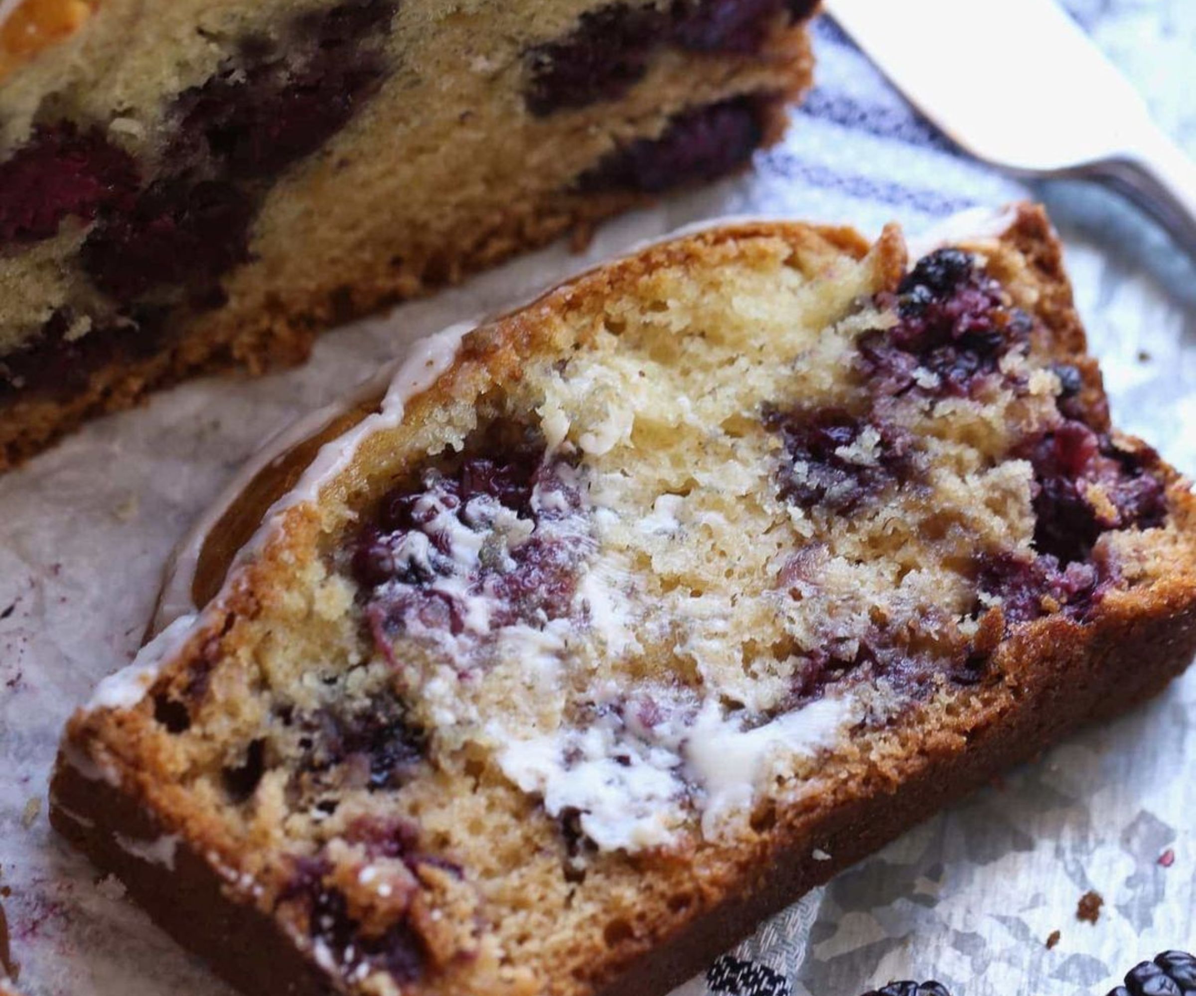 Genießen Sie den süßen Charme: Unwiderstehliches Brombeerbrot!