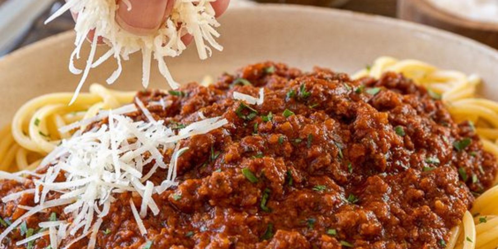 Geschmacksexplosion auf dem Teller – Spaghetti mit Bolognese