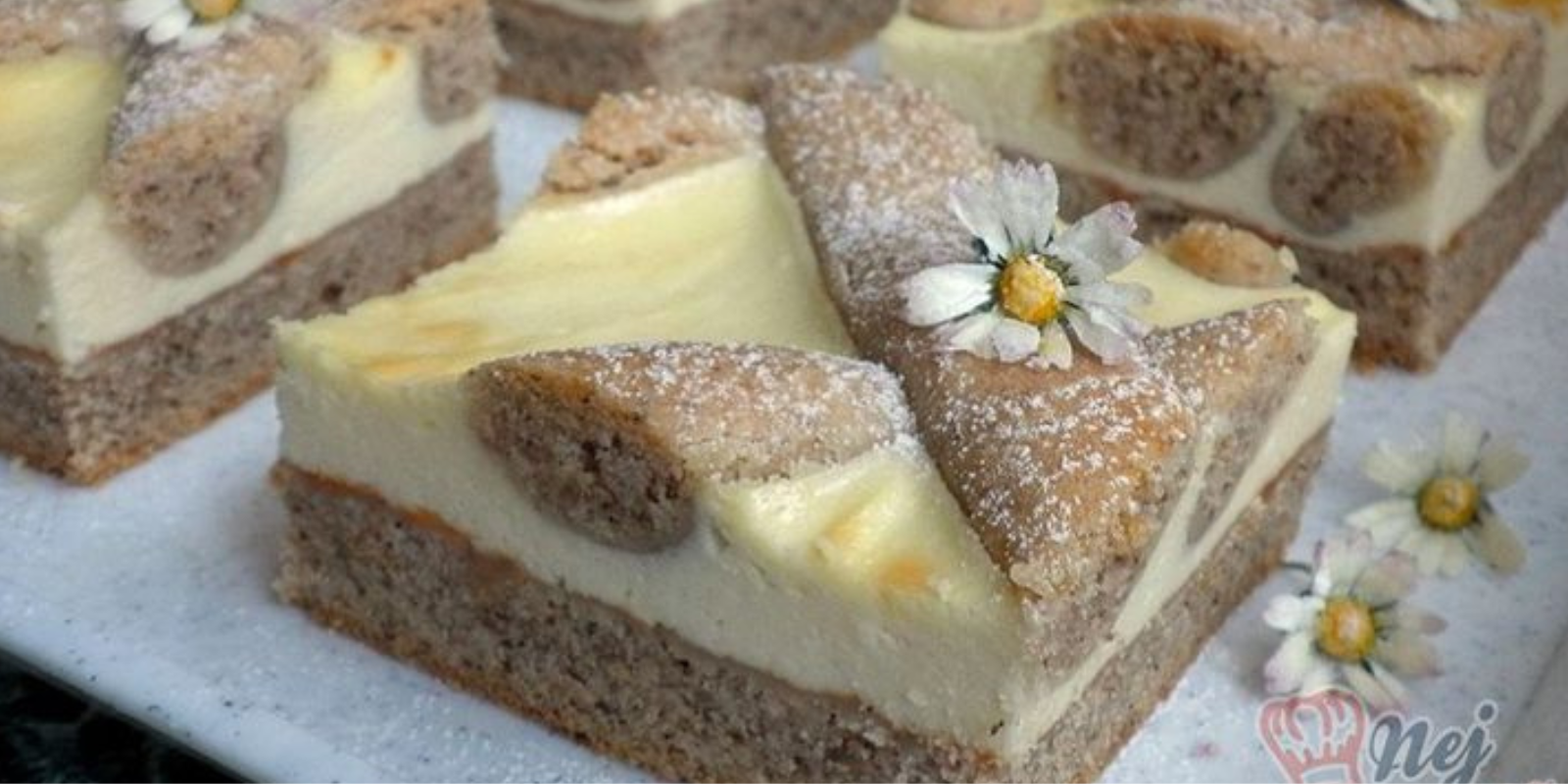 Gitterkuchen mit Nüssen und Quark