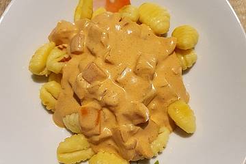 Gnocchi mit Paprikarahmsauce