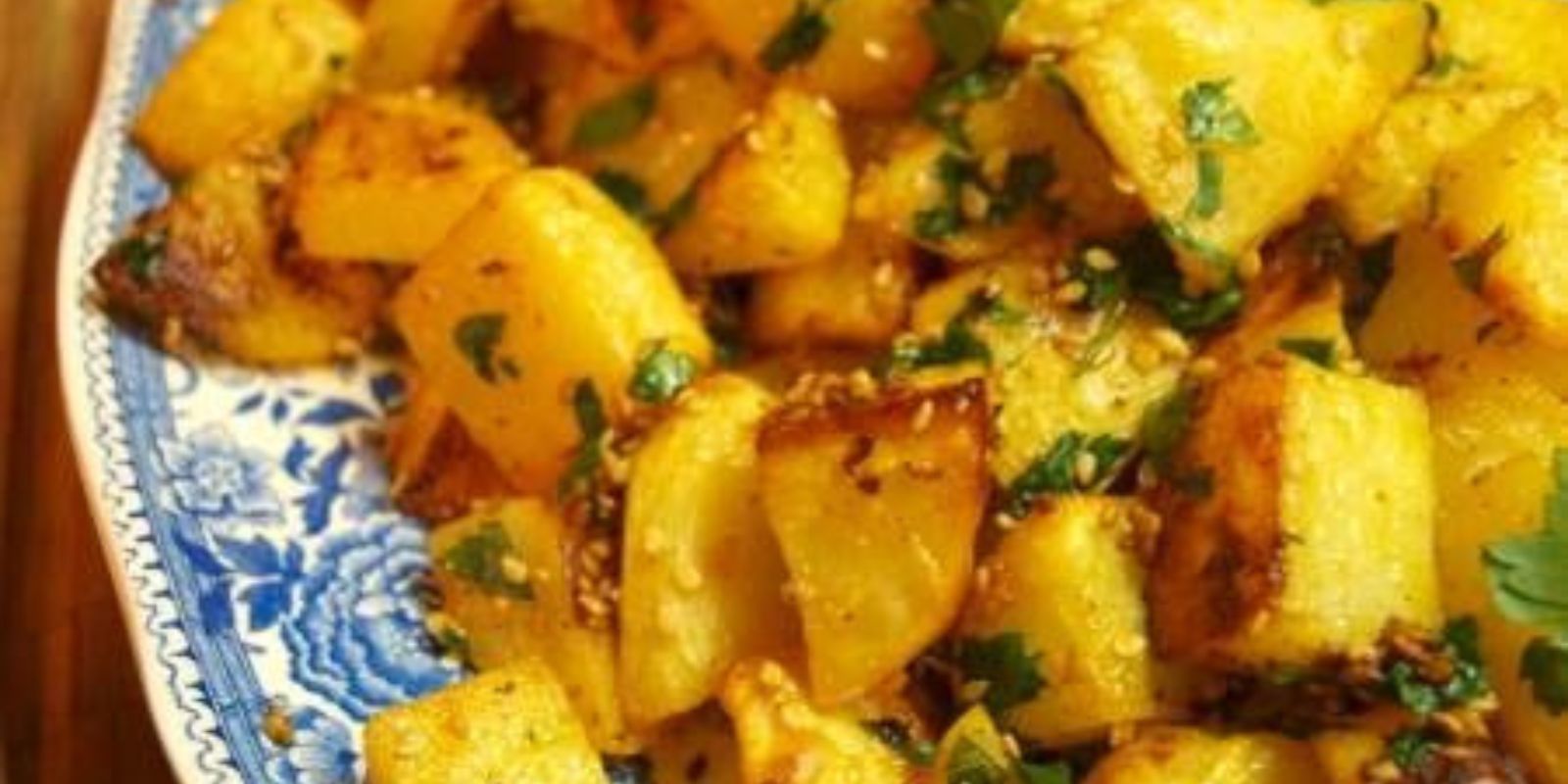 Griechische Knoblauchkartoffeln: Einfach und super lecker! 🥔🇬🇷