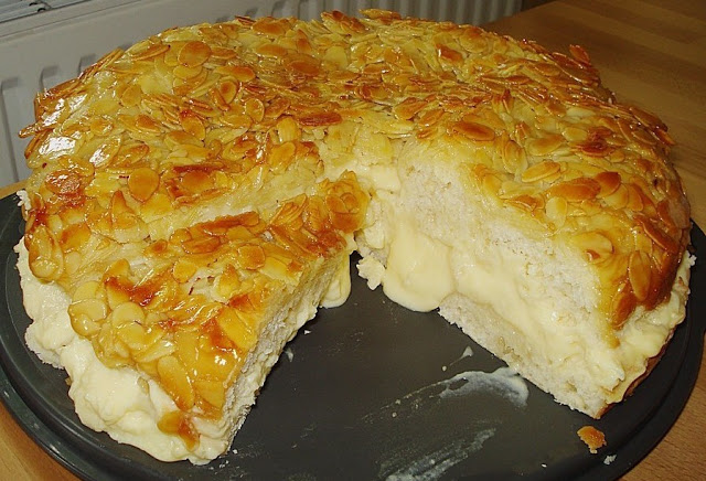 Großmutters Bienenstich