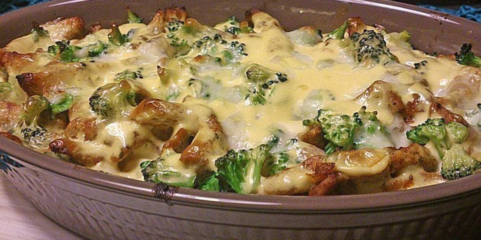 Gyrosauflauf mit Knoblauch und Sauce Hollandaise: Ein Fest für Genießer!