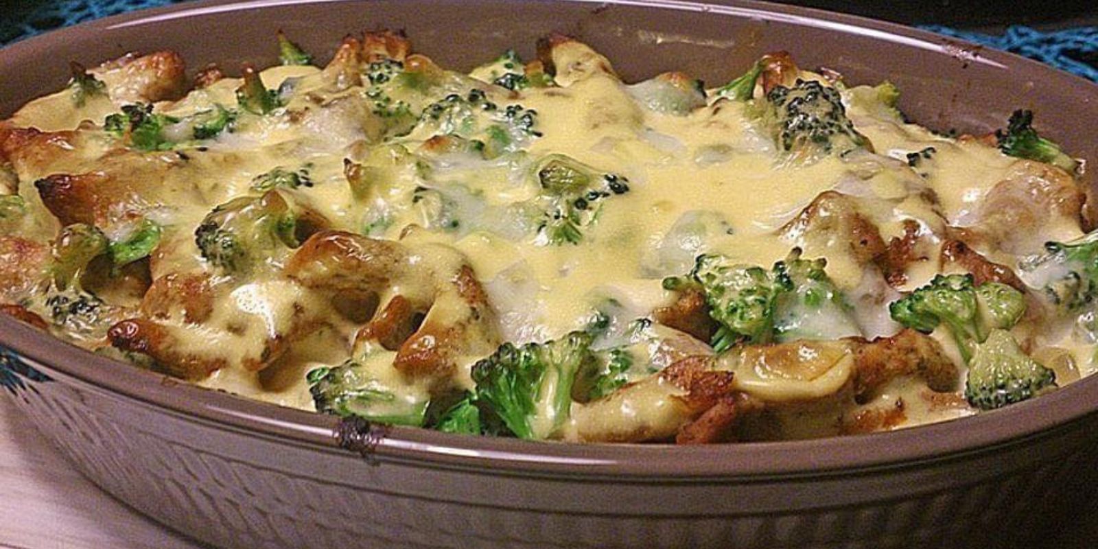 Gyrosauflauf mit Knoblauch und Sauce Hollandaise: Ein Gaumenschmaus zum Genießen