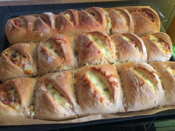 Handbrot mit Champignon und Käse