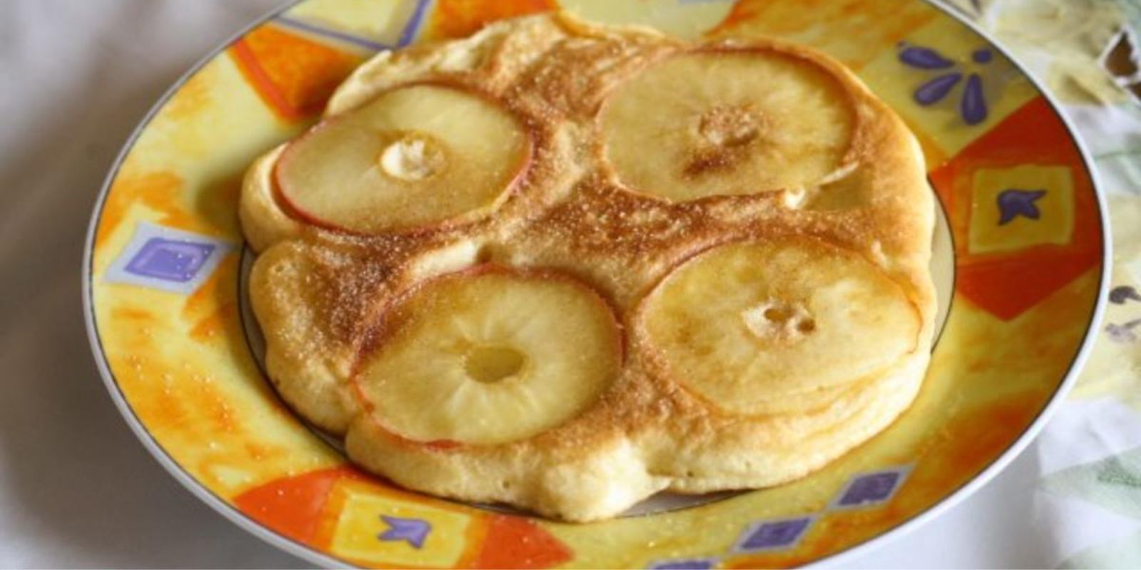 Hefepfannkuchen mit Apfel