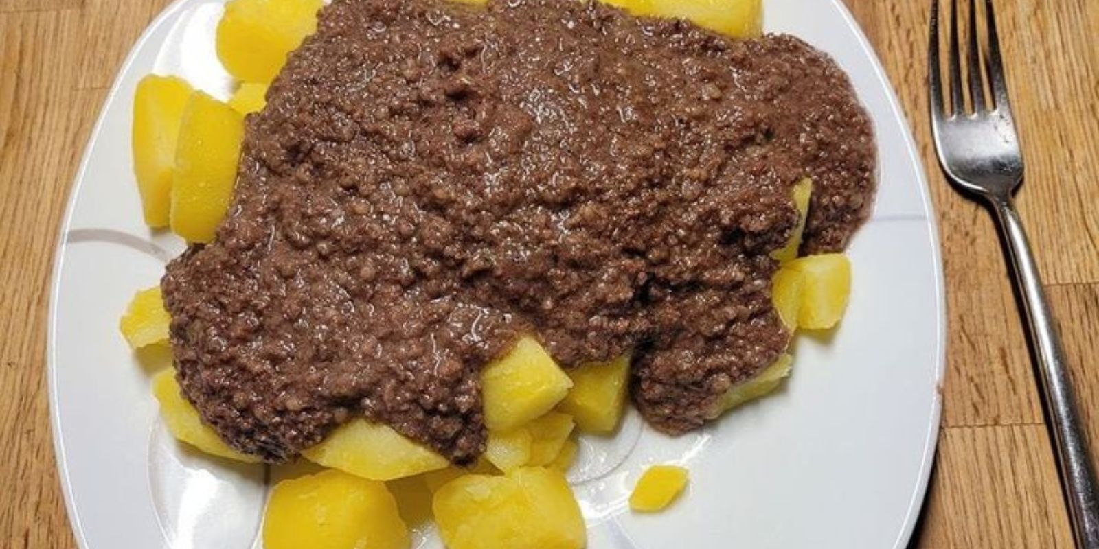 Herzhaft und Traditionell: Grützwurst mit Sauerkraut