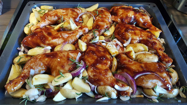 Hähnchenkeulen vom Blech