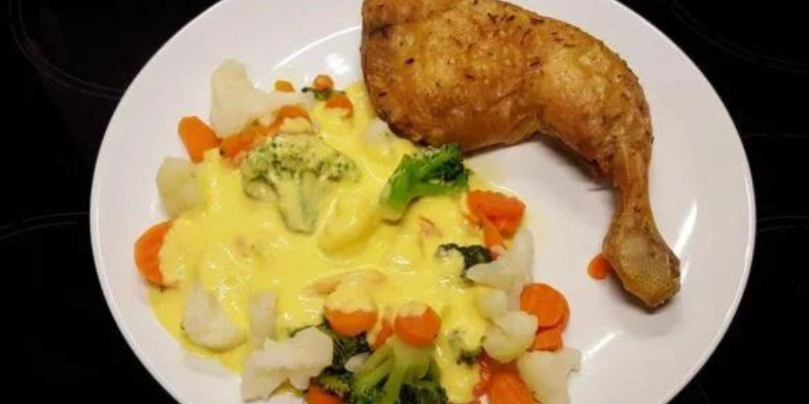 Hähnchenschenkel mit Ofen – Schmand – Gemüse