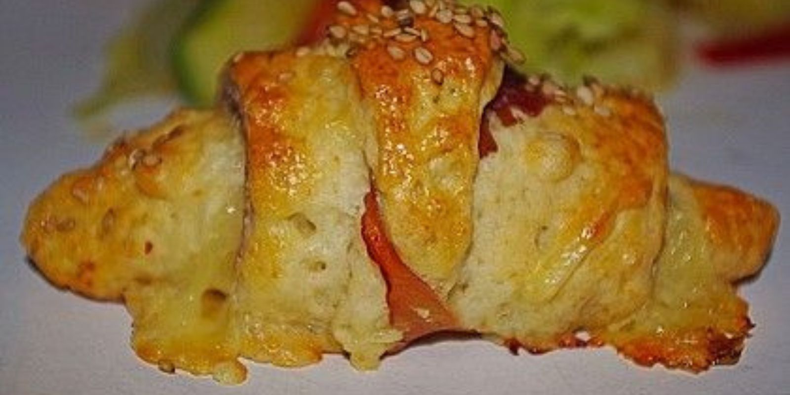 Hier ist ein Rezept für köstliche Gouda-Hörnchen mit Schinken: