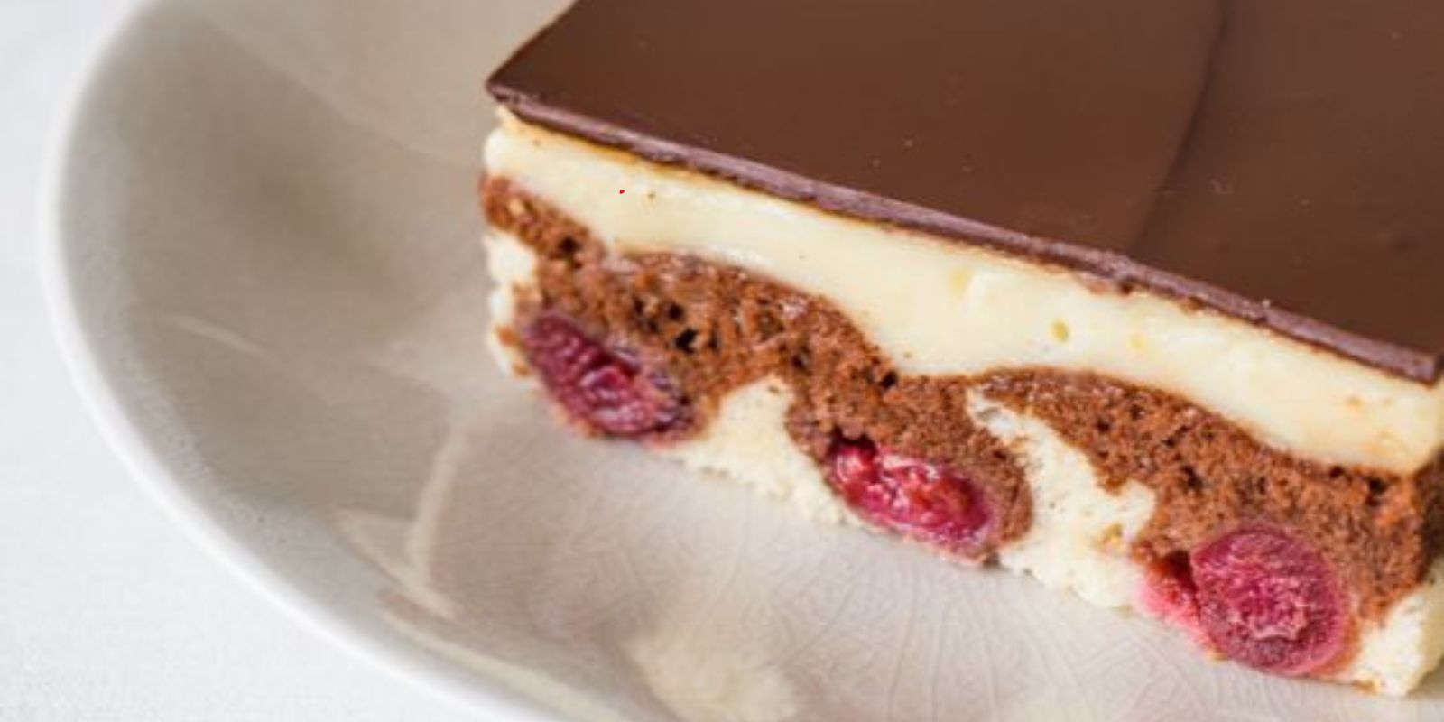 Hier ist ein schnelles Rezept für eine köstliche Donauwelle: