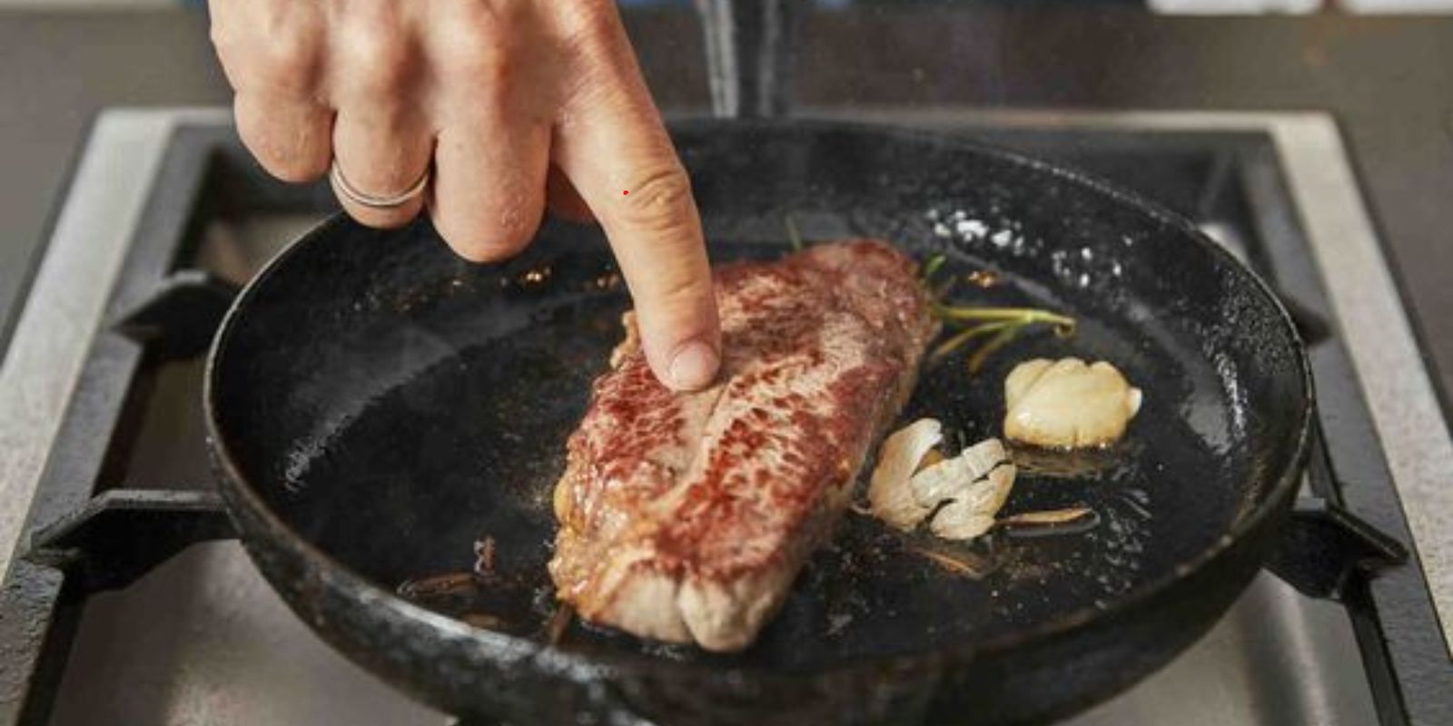 Hier sind die Schritte, um ein Steak perfekt zuzubereiten: