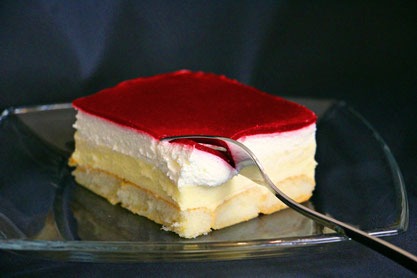 Himbeer-Puddingcreme Schnitten (Kuchen ohne Backen)
