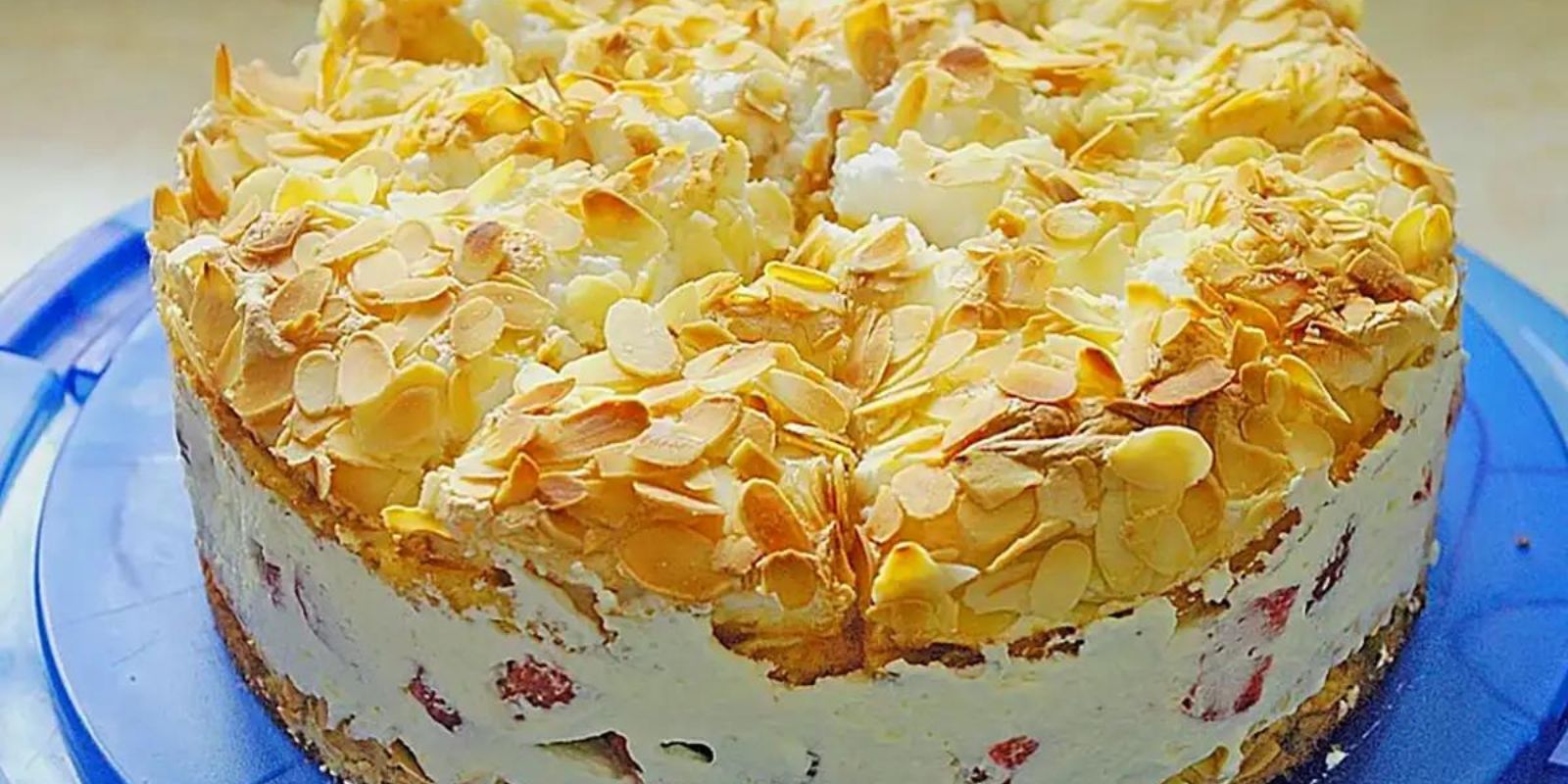 Himmelstorte mit Himbeeren