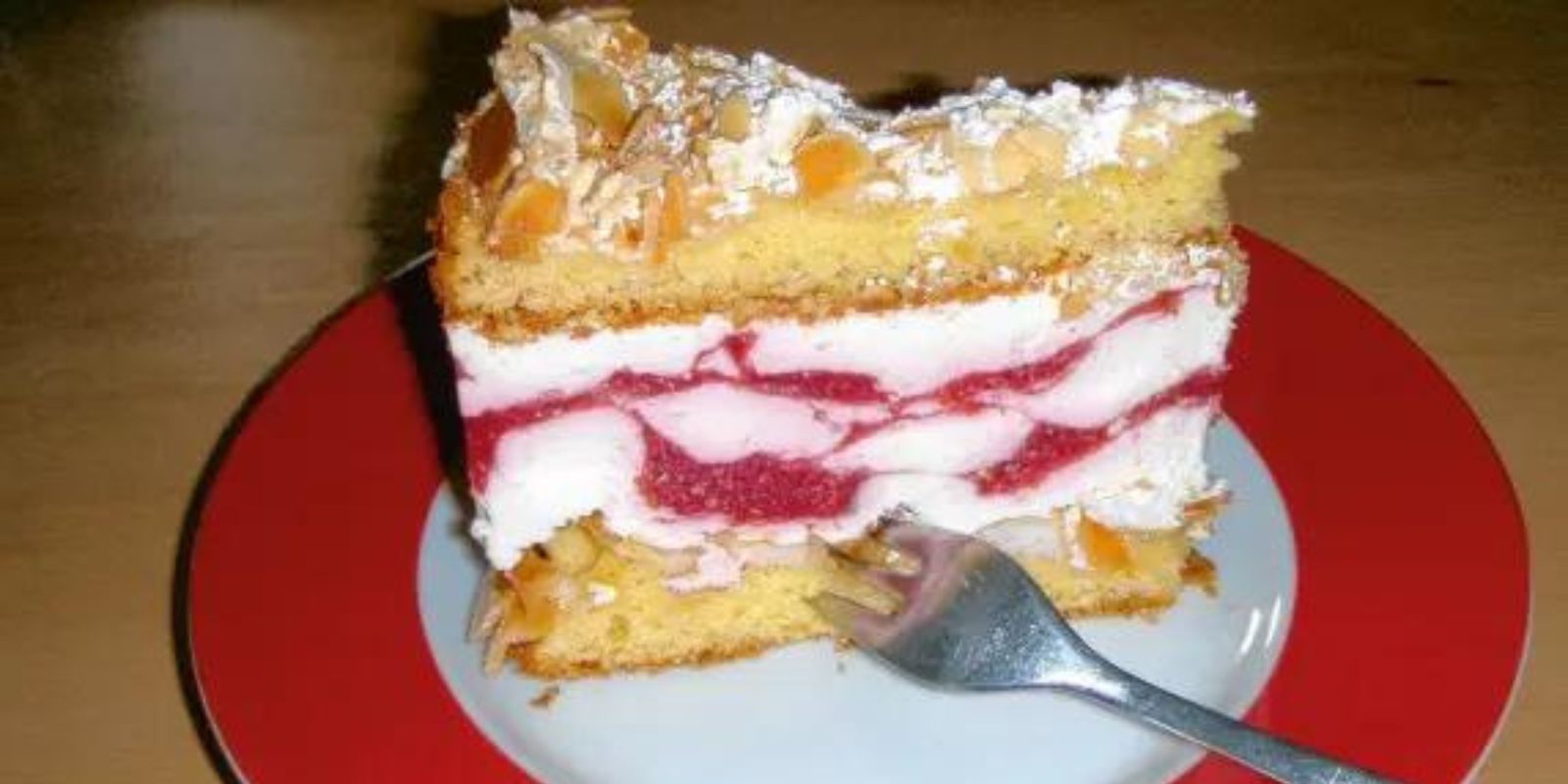 Himmelstorte mit Kirschen