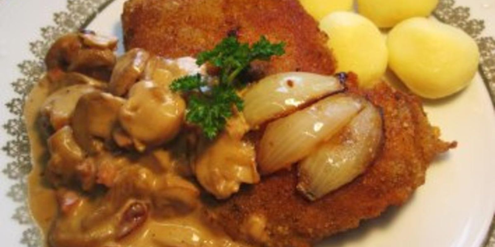 Hänschen Schnitzel mit Pommes und Rahm Champions​