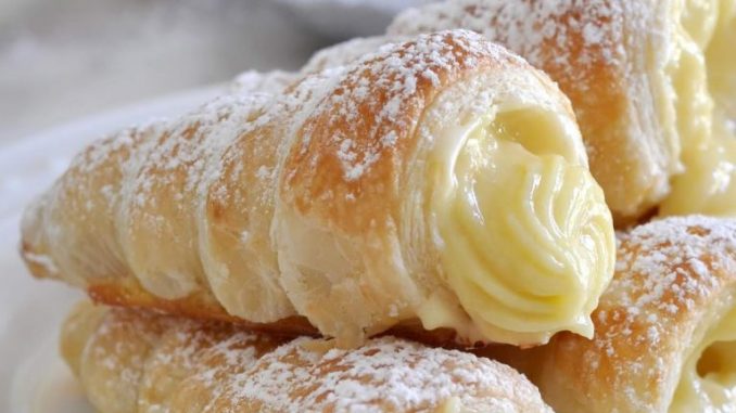 Italienische Creme gefüllte Cannoncini
