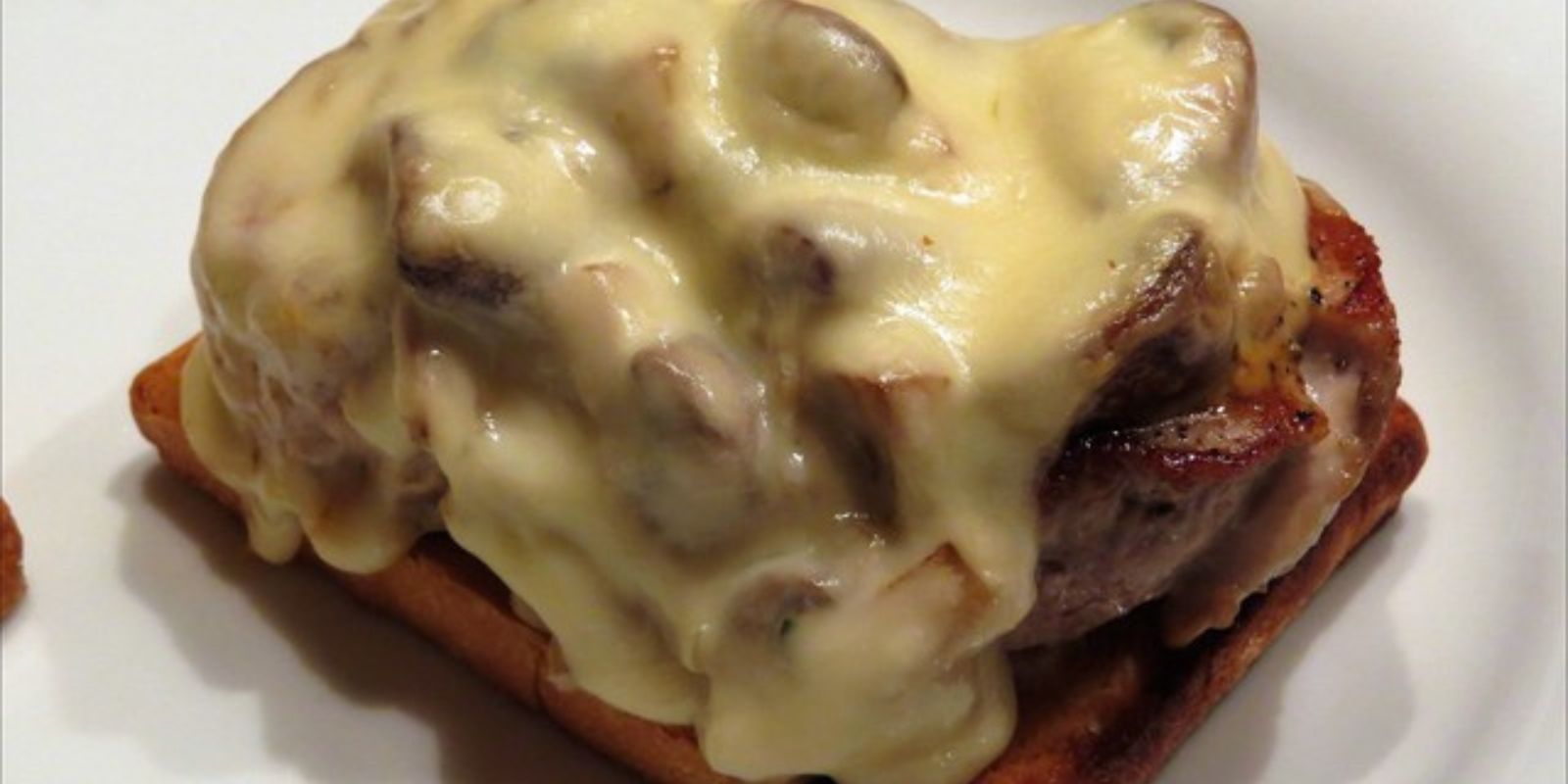 Jägertoast mit Käse überbacken, zum Sattessen – megalecker und so einfach zubereitet