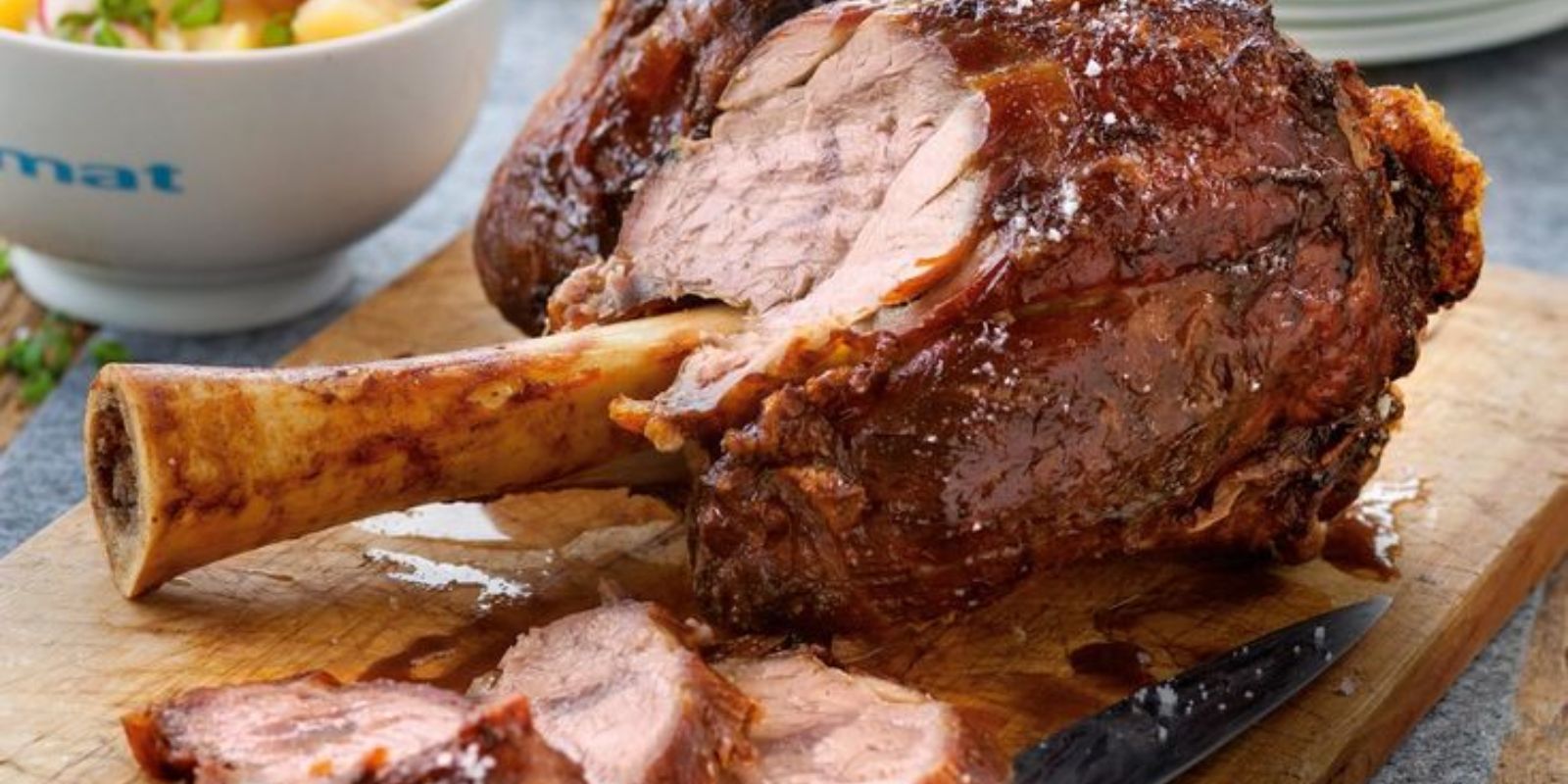 Kalbshaxe auf Sauerkraut – Eine Delikatesse der Deutschen Küche