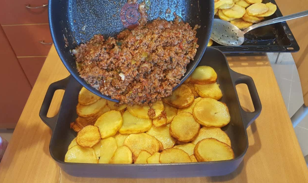 Kartoffel Hack Auflauf, köstliches Abendessen für die ganze Familie