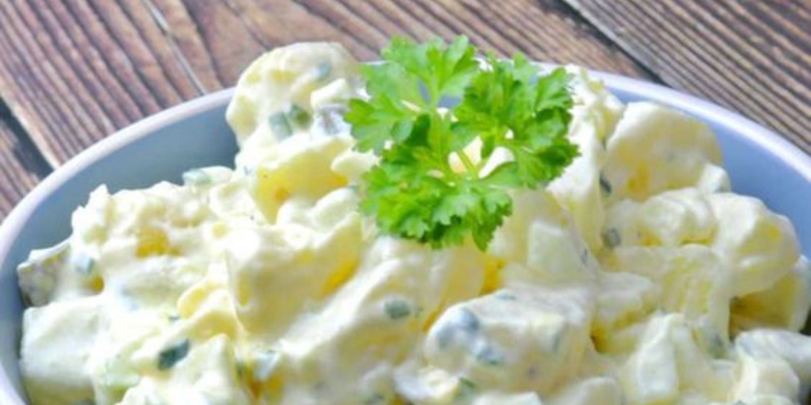 -Kartoffelsalat und Würstchen – Eine Klassische Verführung