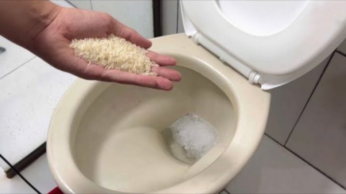 Keine schmutzigen Toilettenschüsseln mehr, das Mittel, das alles in Sekundenbruchteilen löst