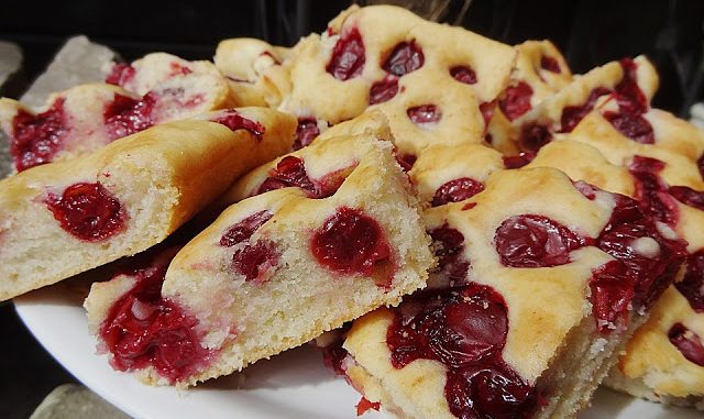 Kirschkuchen (supereinfacher Tassenkuchen)