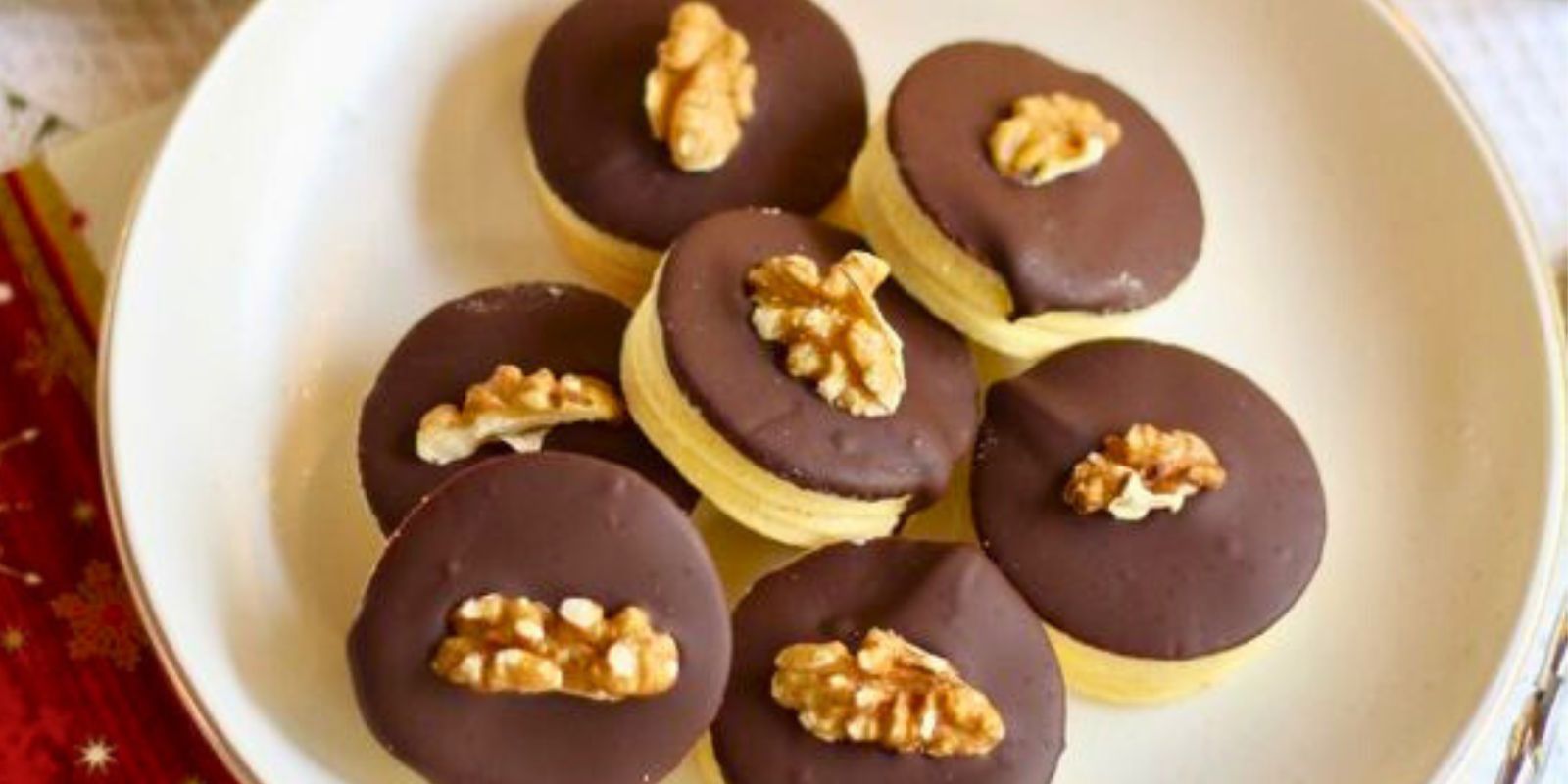 Knusprige Törtchen mit Verführerischer Nussfüllung