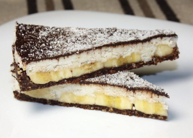 Kokos-Bananen-Torta ohne Zucker und Braten