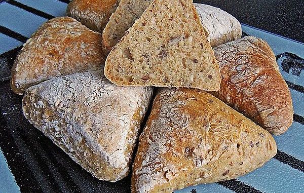 Körnerbrötchen nach Paniniart