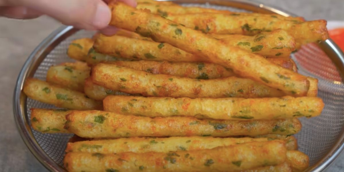 Krosse hausgemachte Pommes! Köstlich! Kartoffelstäbchen!