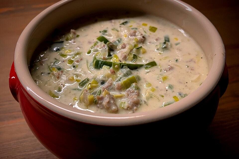 Käse-Lauch-Suppe mit Hackfleisch