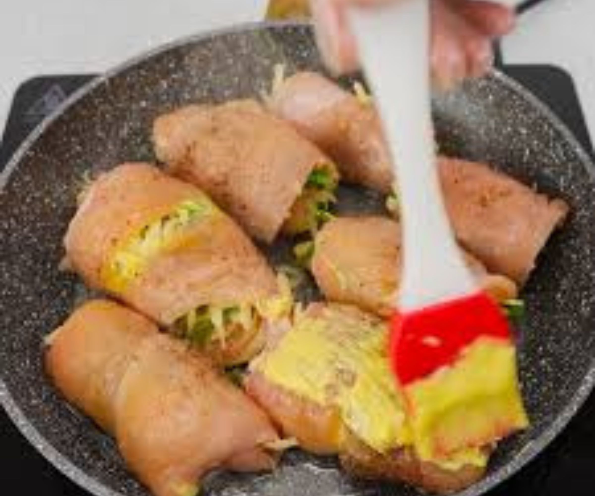 Köstliche Kartoffelrouladen mit herzhaftem Speck: Ein Genuss für Gaumen und Seele