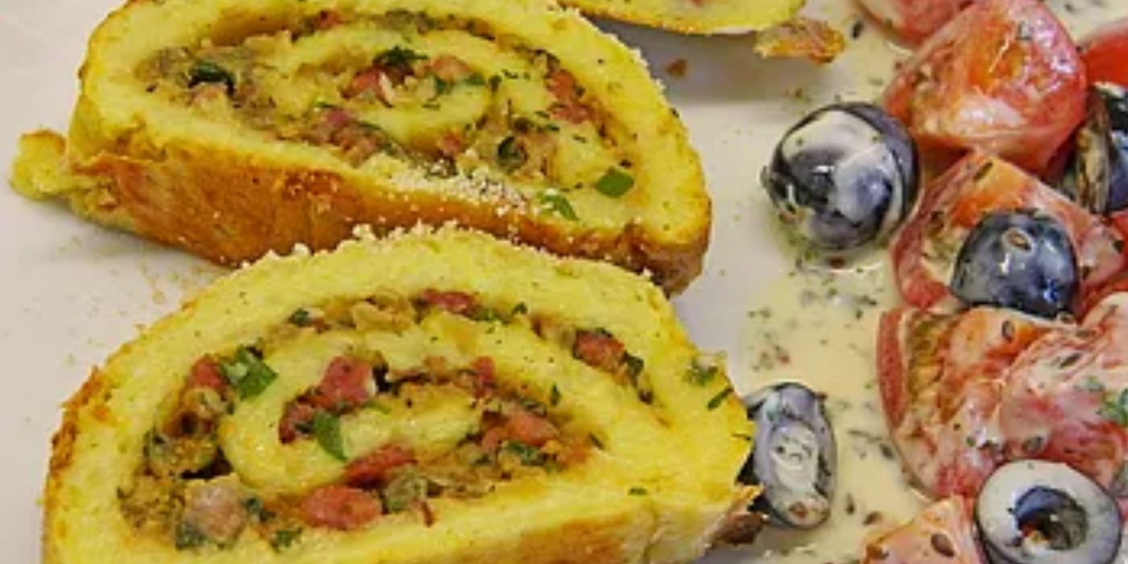 Köstliche Kartoffelrouladen mit herzhaftem Speck