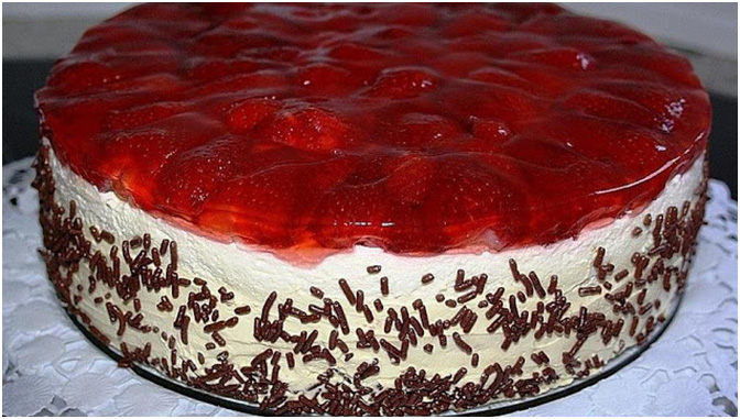 Lecker Erdbeerkuchen mit Schmand Vanillecreme