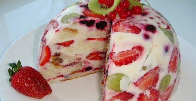 Leckere ZACK ZACK Sahne-Torte mit Obst – ohne Backen und in nur 5 Minuten zubereitet