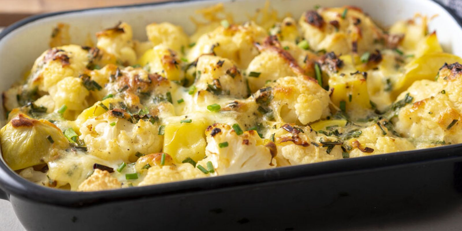 MARMORBLECHKUCHEN MIT KIRSCHEN