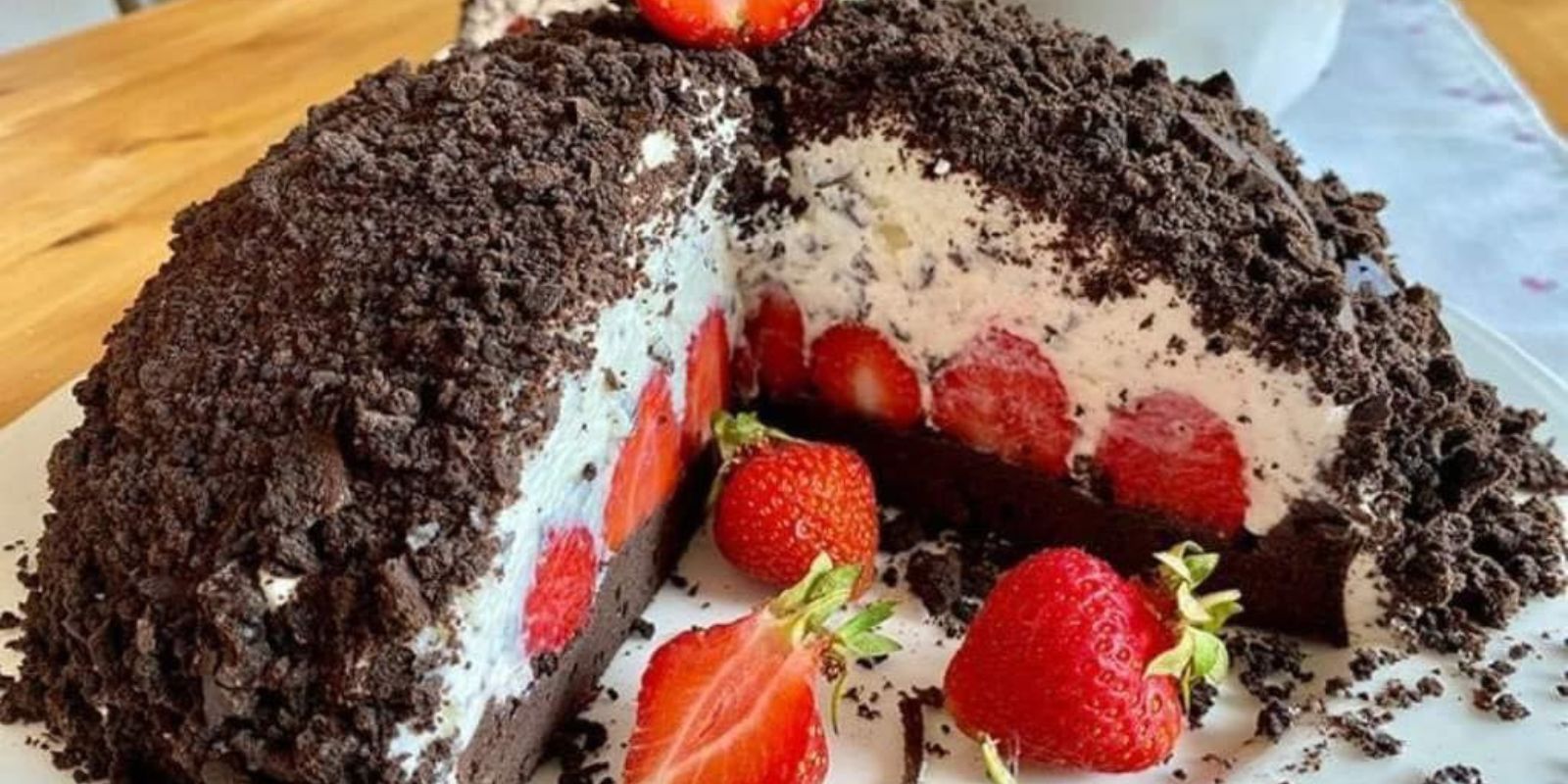 Maulwurfkuchen mit Erdbeeren – Eine Liebeserklärung an süße Genüsse!