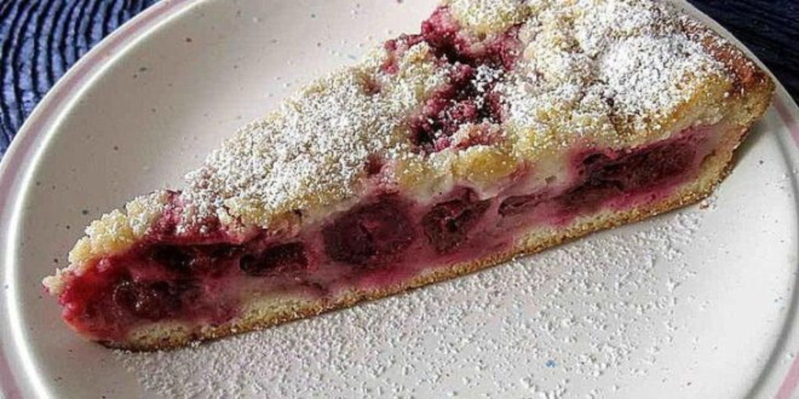 Megaleckerer Joghurt Kirschkuchen in 5 Minuten zubereitet