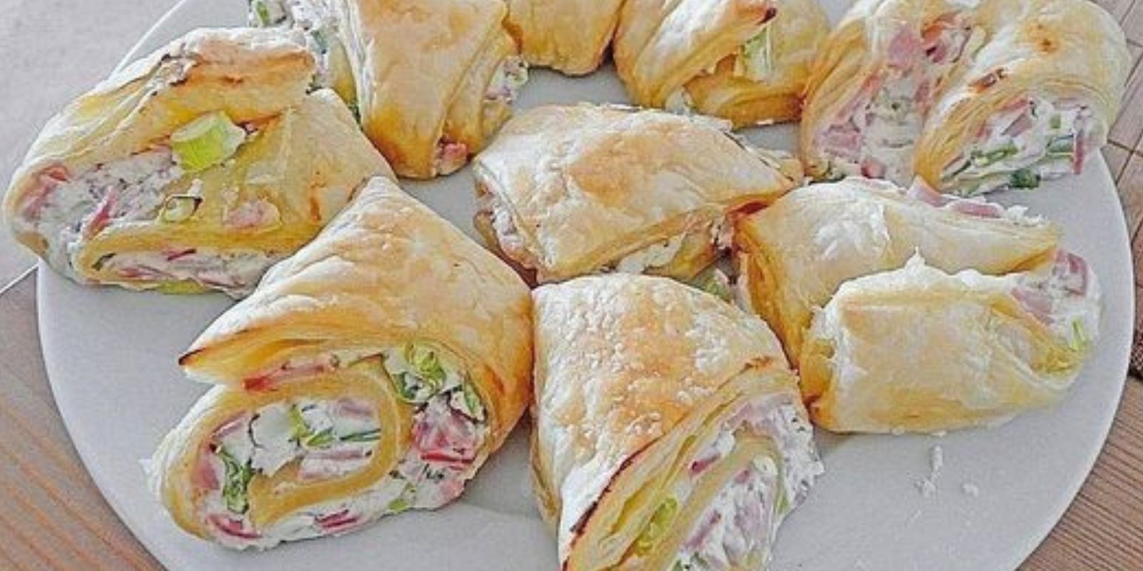 Mhmm die Rolle ist der Hammer! – Flammkuchenrolle zum Mittagessen