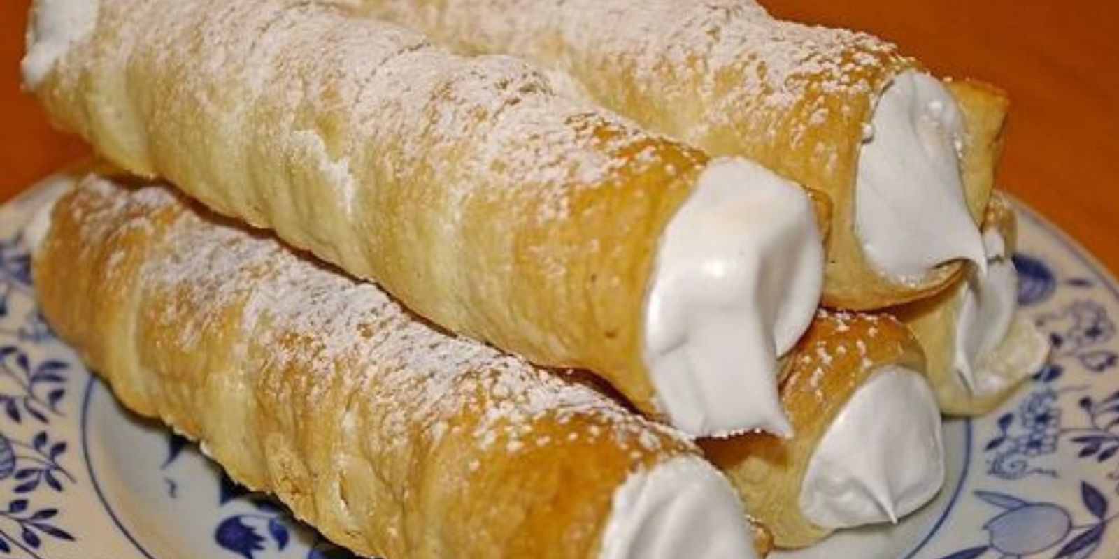 Mhmmmm da bleibt ganz sicher keiner übrig: Omas Schaumrollen mit Vanillecreme