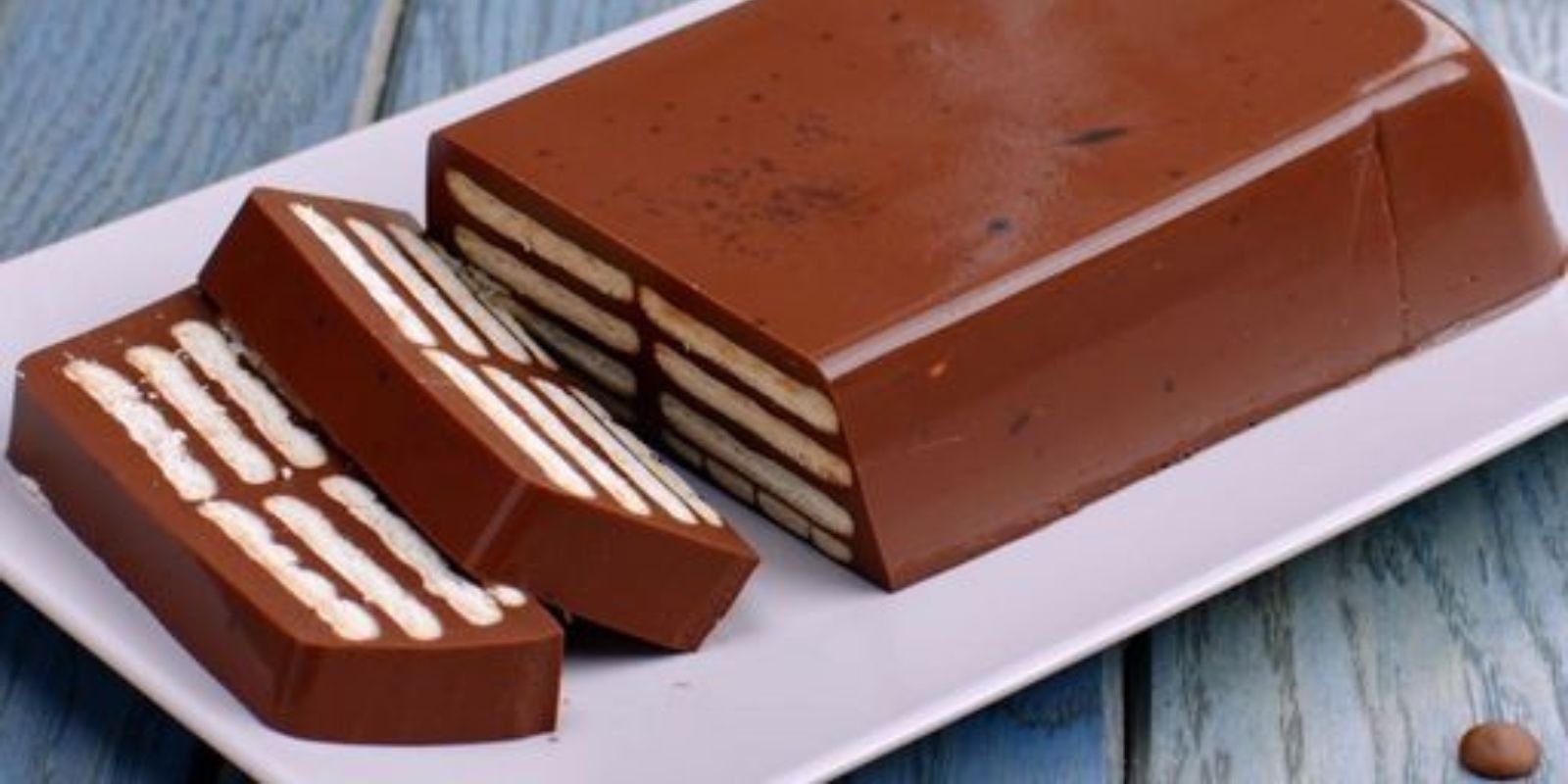 Milch, Zucker, Schokolade und ein paar Kekse für das einfachste und köstlichste Dessert aller Zeiten