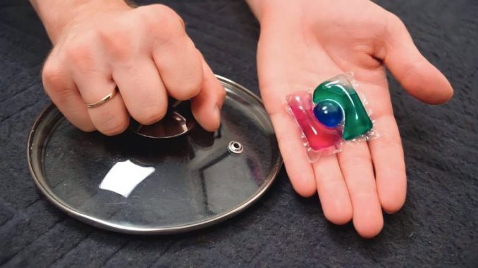 Mit dieser Übung reinigen Sie den gesamten Teppich im Haus in wenigen Minuten