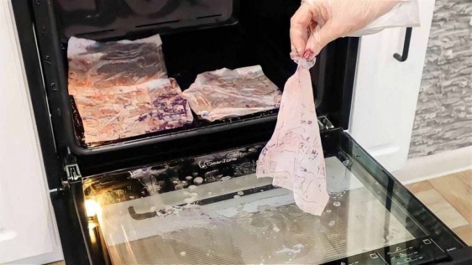 Mit nur einem Handgriff ofenrein und glänzend: Ohne Kraftaufwand wieder wie neu