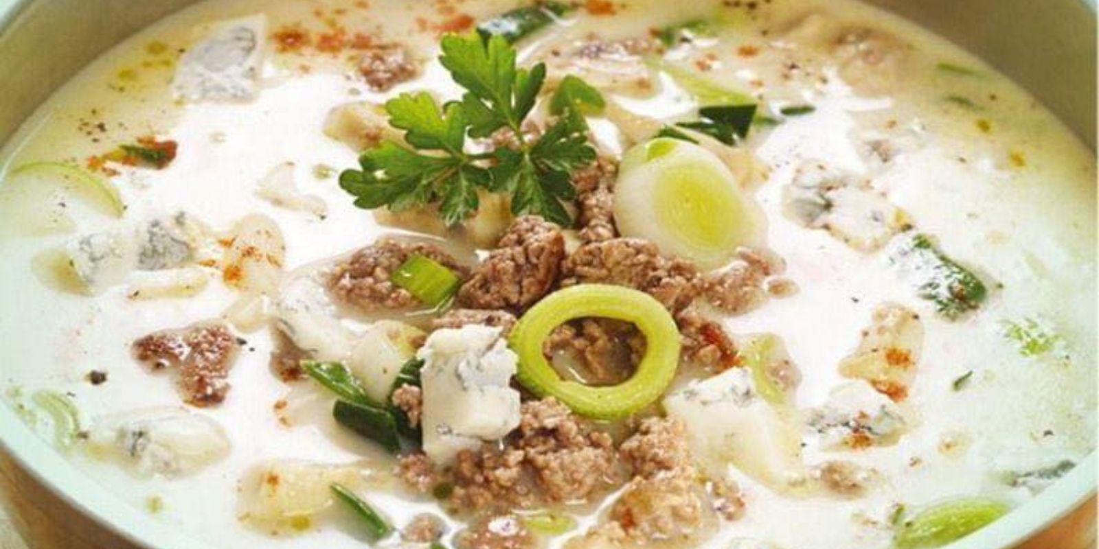 Mmm, der Oberhammer! – Lauch-Hackfleischsuppe in nur 30 Minuten fertig auf dem Tisch