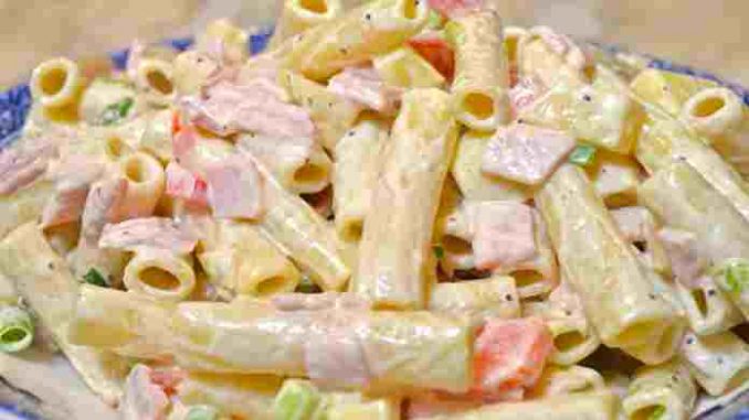 Nudelsalat mit Schinken und Käse, besseren haben wir schon lange nicht mehr gegessen!
